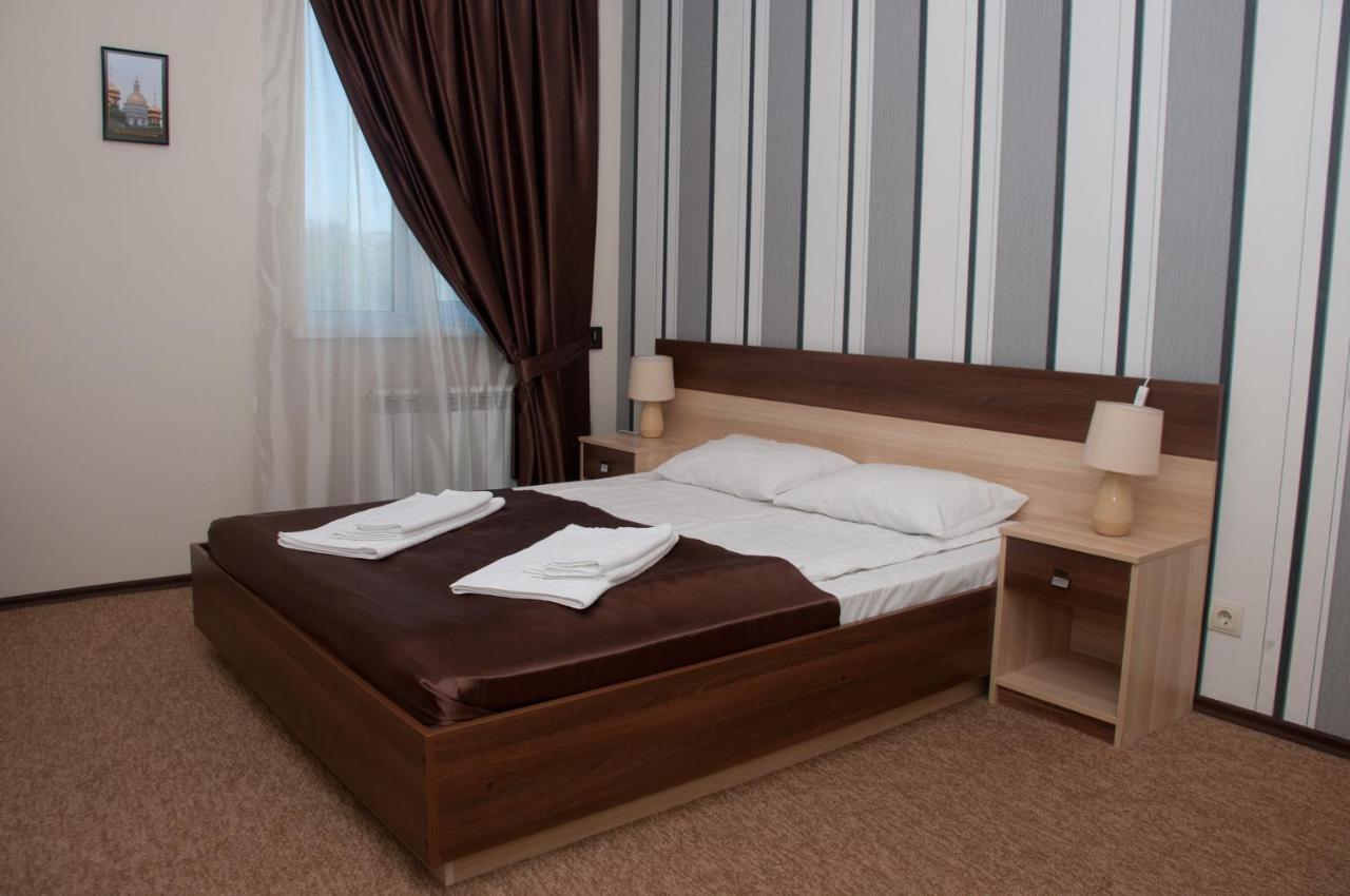 Nyvky Plaza Hotel Kiev Eksteriør bilde